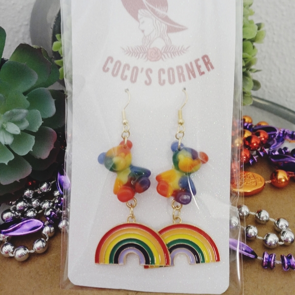 Fun gummy bear rainbow lgbtq pride dangle resin earrings - Picture 3 of 13